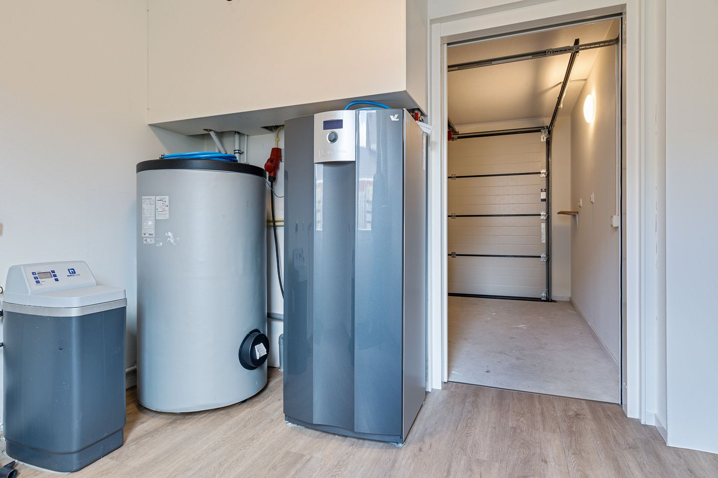 Photo 14 of Delfstraat 46