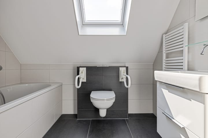 Foto 28 van Delfstraat 46