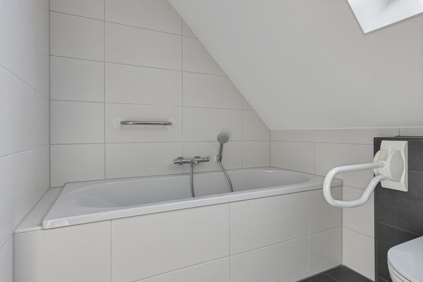 Photo 29 of Delfstraat 46