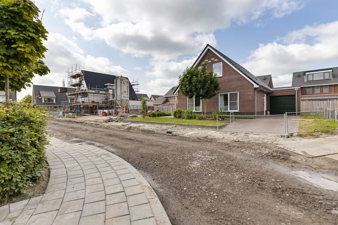 Photo 37 of Delfstraat 46