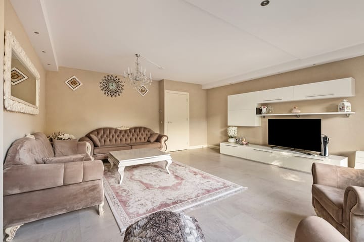 Foto 8 van Middelveldstraat 64