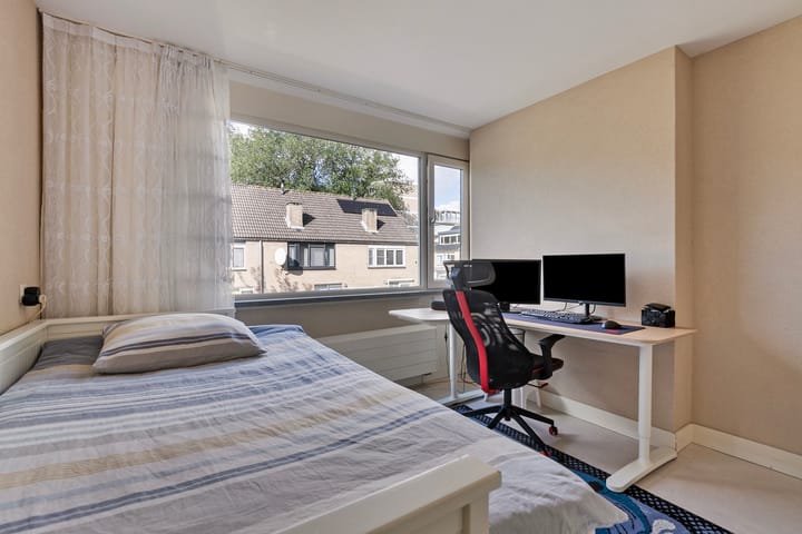 Foto 15 van Middelveldstraat 64