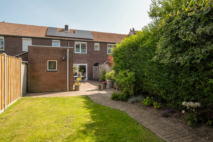 Photo 31 of Lijsterbesstraat 55