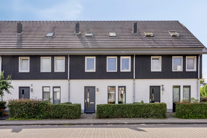 Foto 1 van Chris Lebeaustraat 4