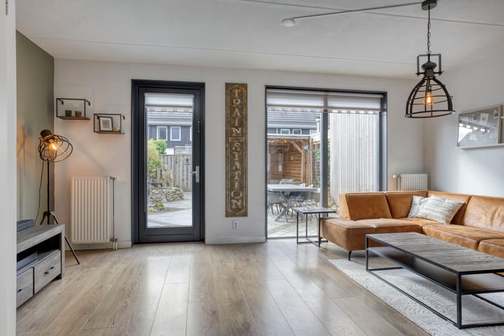 Foto 2 van Chris Lebeaustraat 4