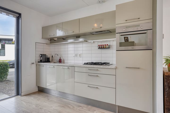 Foto 9 van Chris Lebeaustraat 4