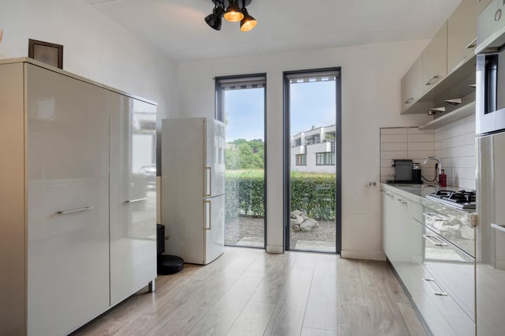 Foto 8 van Chris Lebeaustraat 4