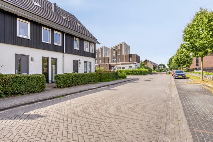 Foto 31 van Chris Lebeaustraat 4