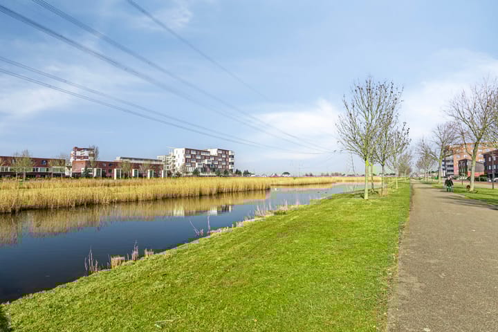 Foto 38 van Bernard Canterstraat 19