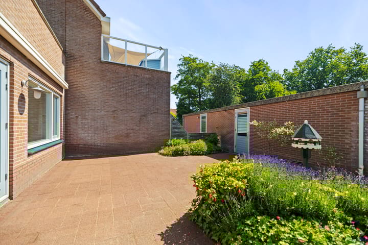 Foto 2 van Leeuwenhorst 5