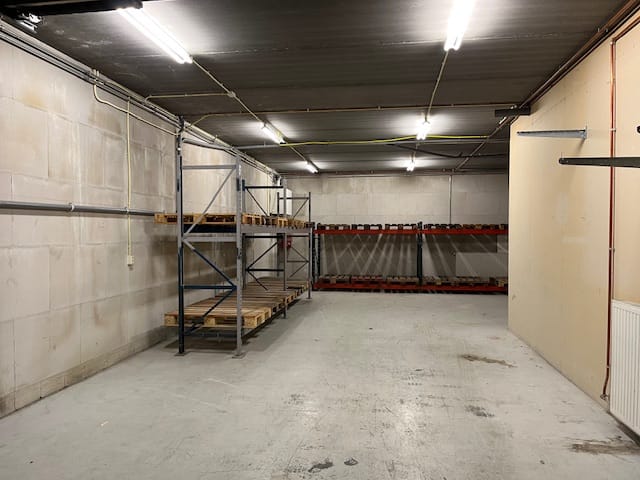 View photo 4 of Hendrik Figeeweg 19
