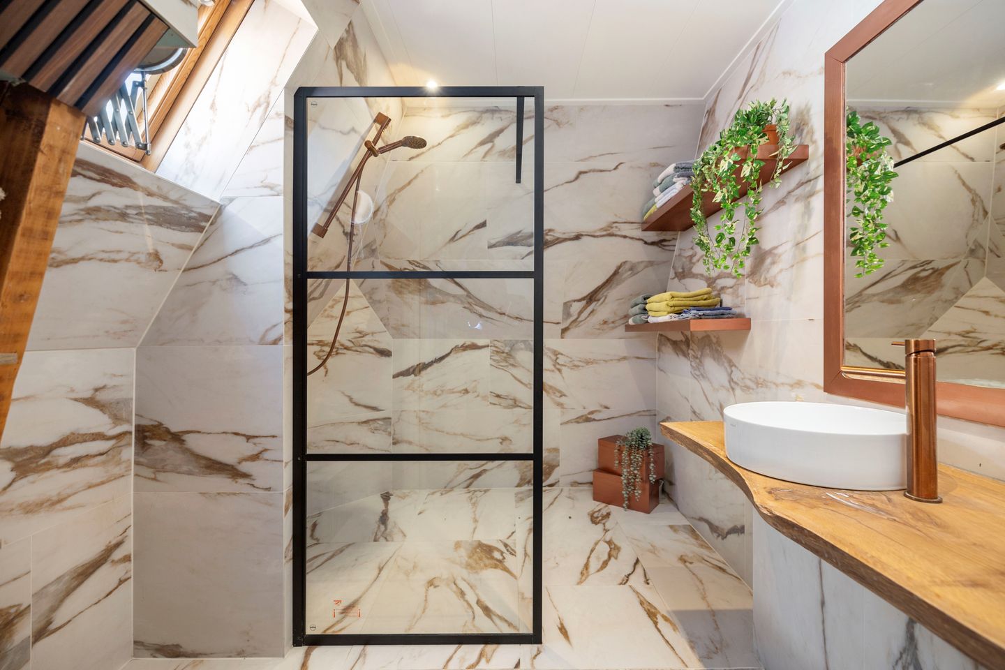 Foto 19 van T.G. Gibsonstraat 13