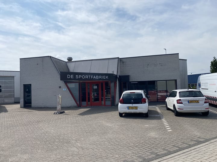 Bedrijfsweg 17, Vriezenveen