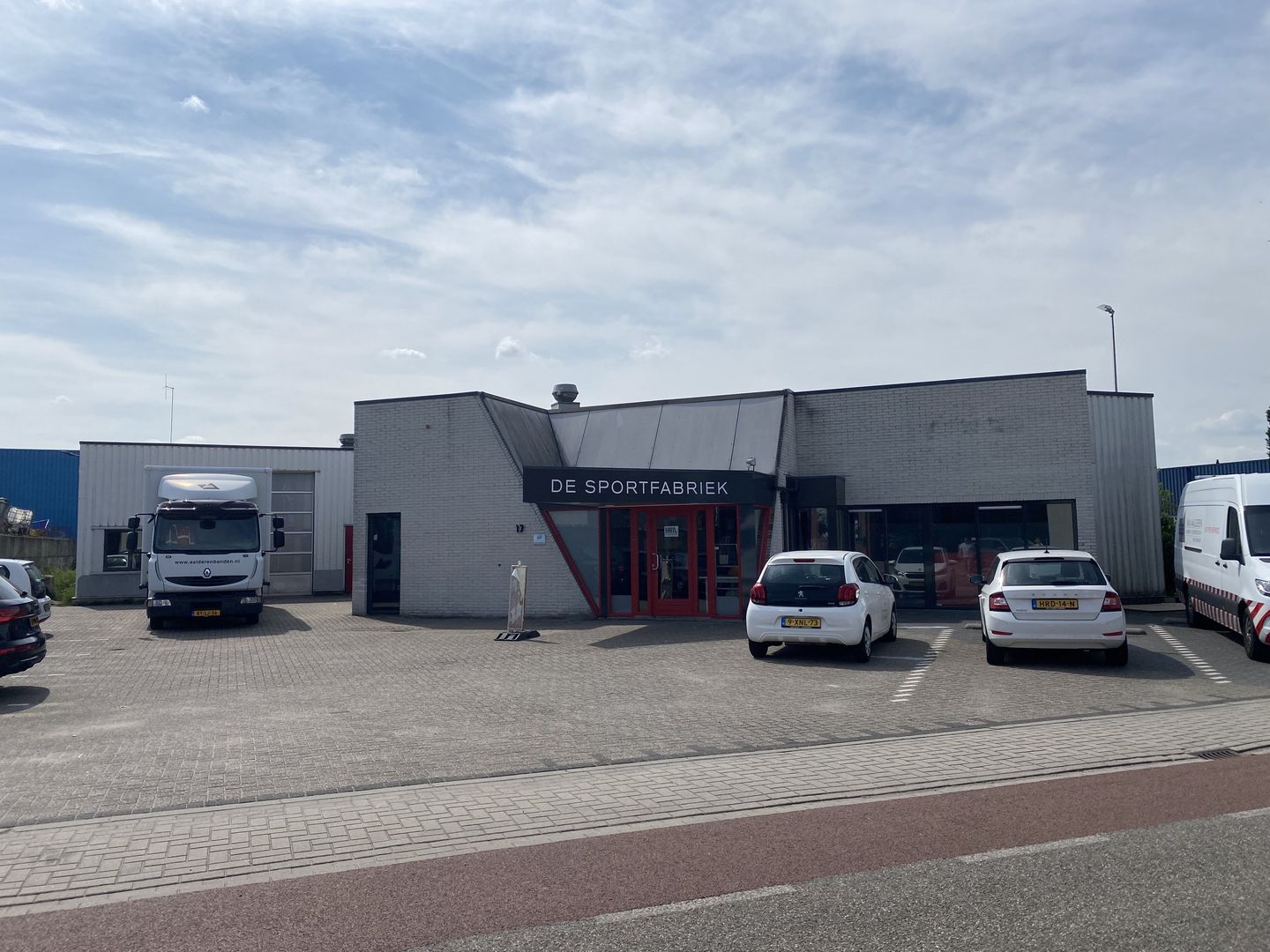 Bekijk foto 2 van Bedrijfsweg 17