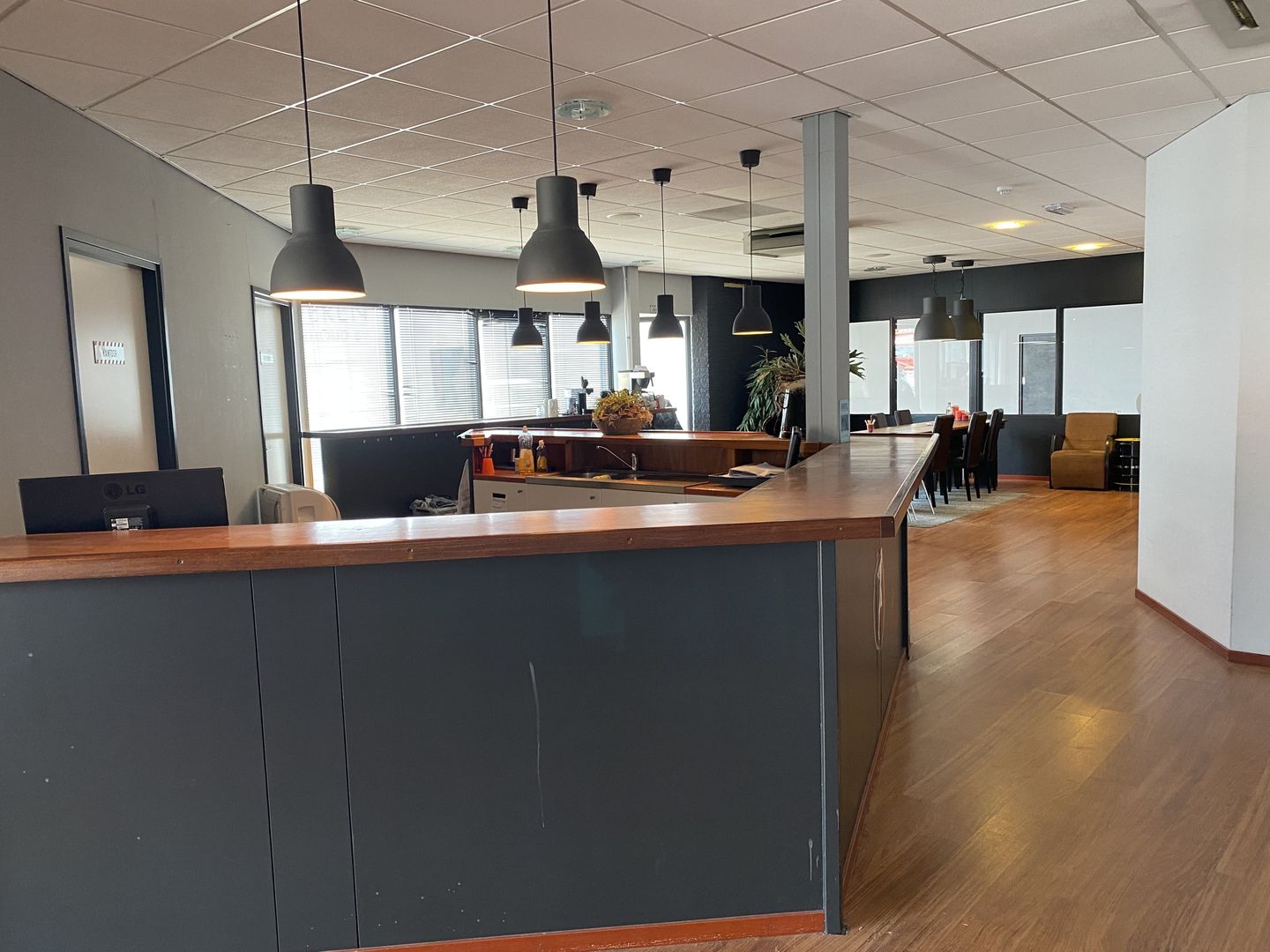 Bekijk foto 3 van Bedrijfsweg 17
