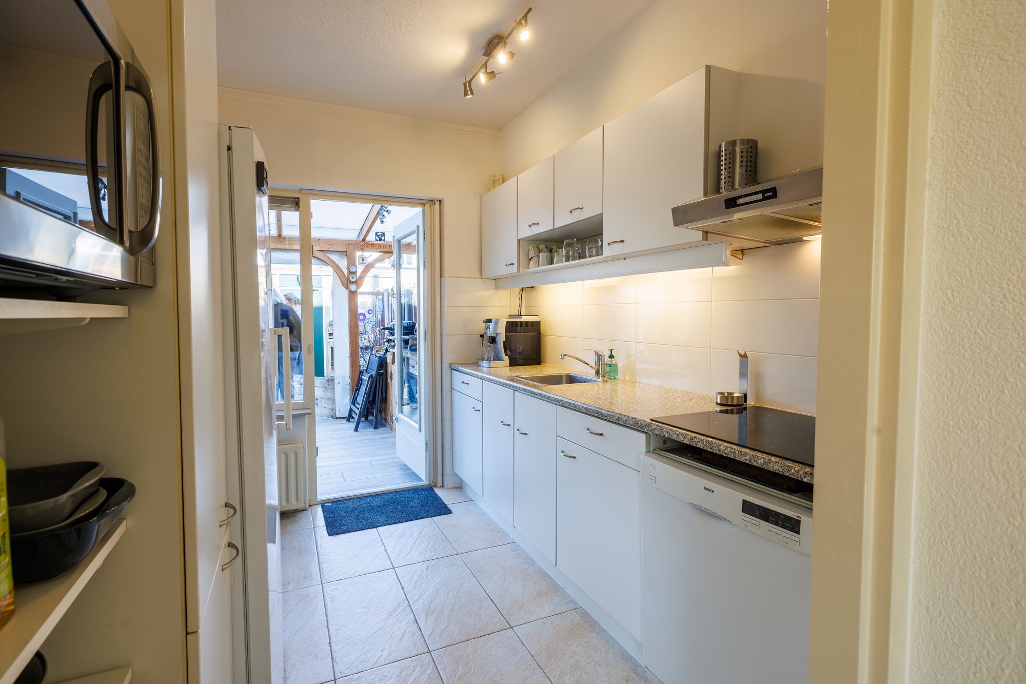 Photo 9 of Albert Cuypstraat 1