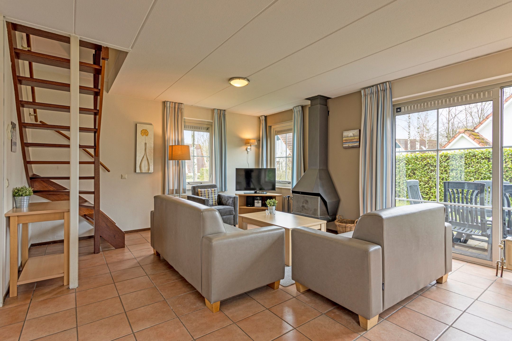 Foto 6 van Zwembadweg 2-W44