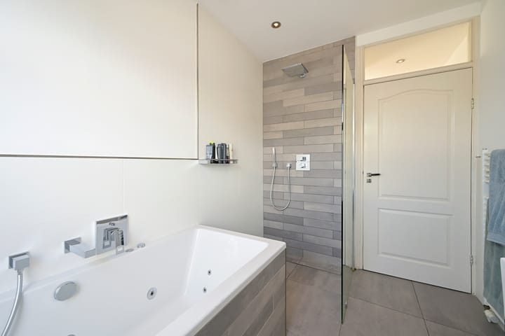 Foto 29 van Van Loostraat 50