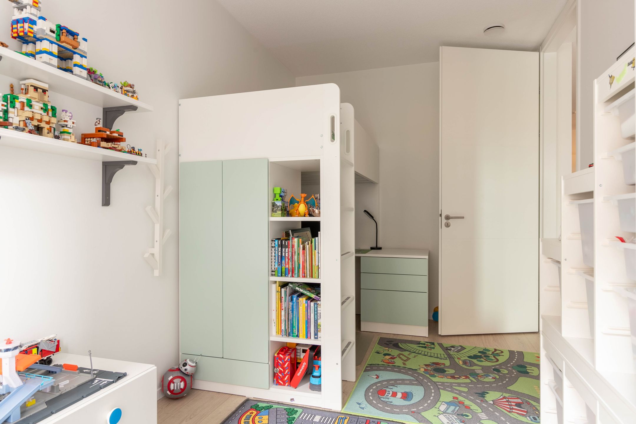 Photo 15 of Dudokstraat 42