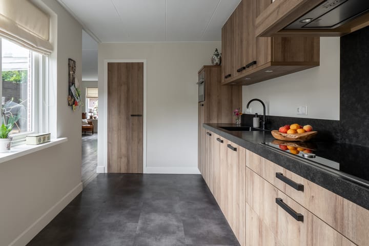 Photo 17 of J. ten Catestraat 14