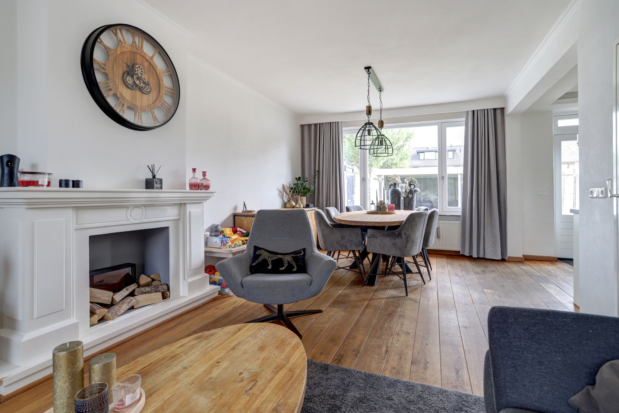 Photo 6 of Hugo van der Goesstraat 16