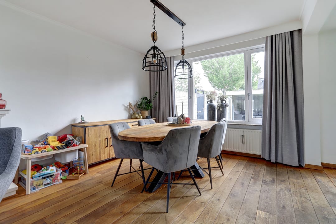 Photo 11 of Hugo van der Goesstraat 16