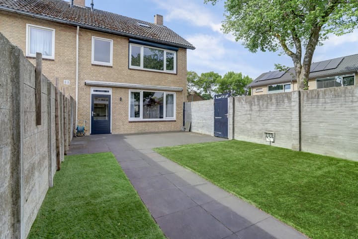 Foto 26 van Hugo van der Goesstraat 16