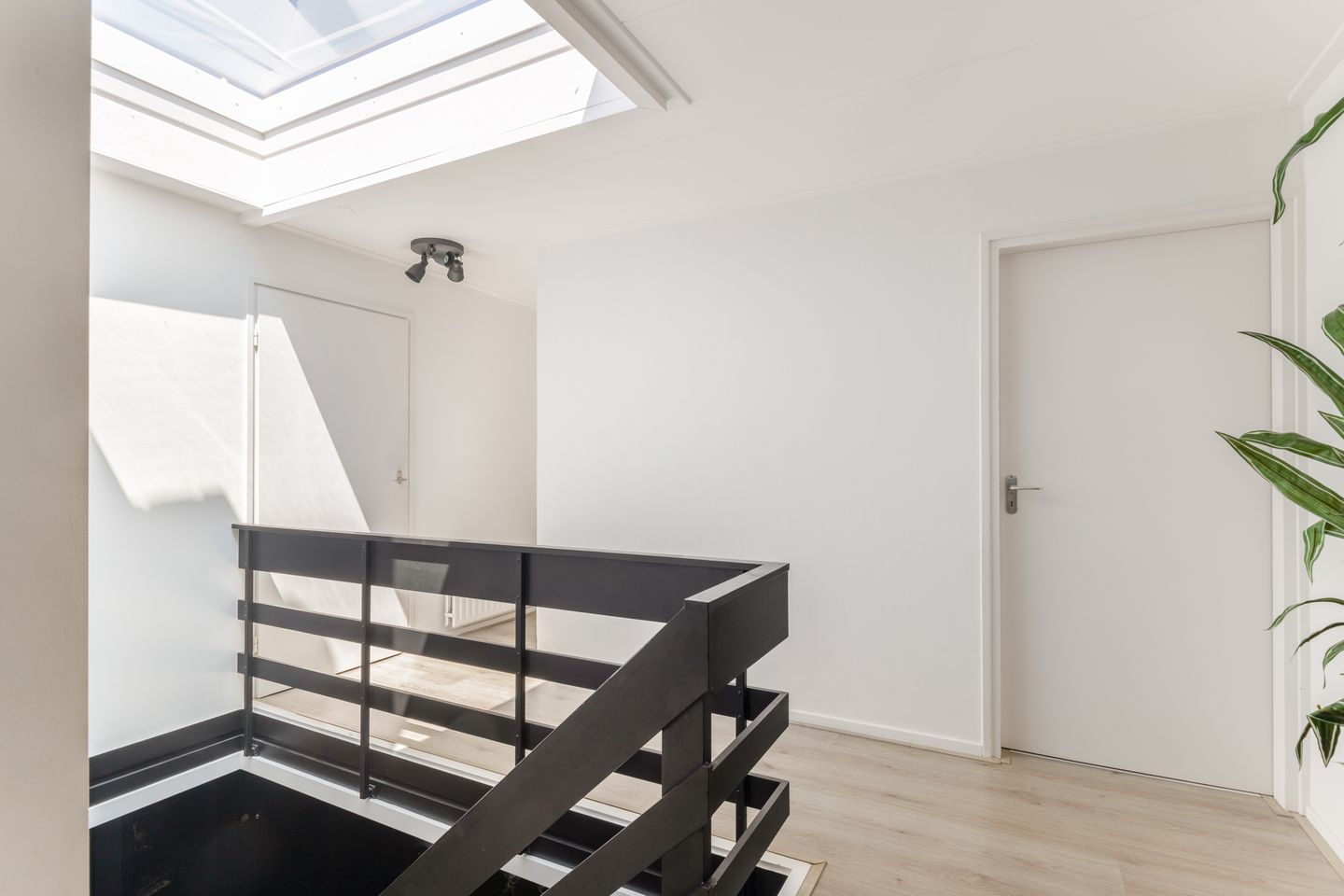 Foto 29 van Deutzstraat 10-A