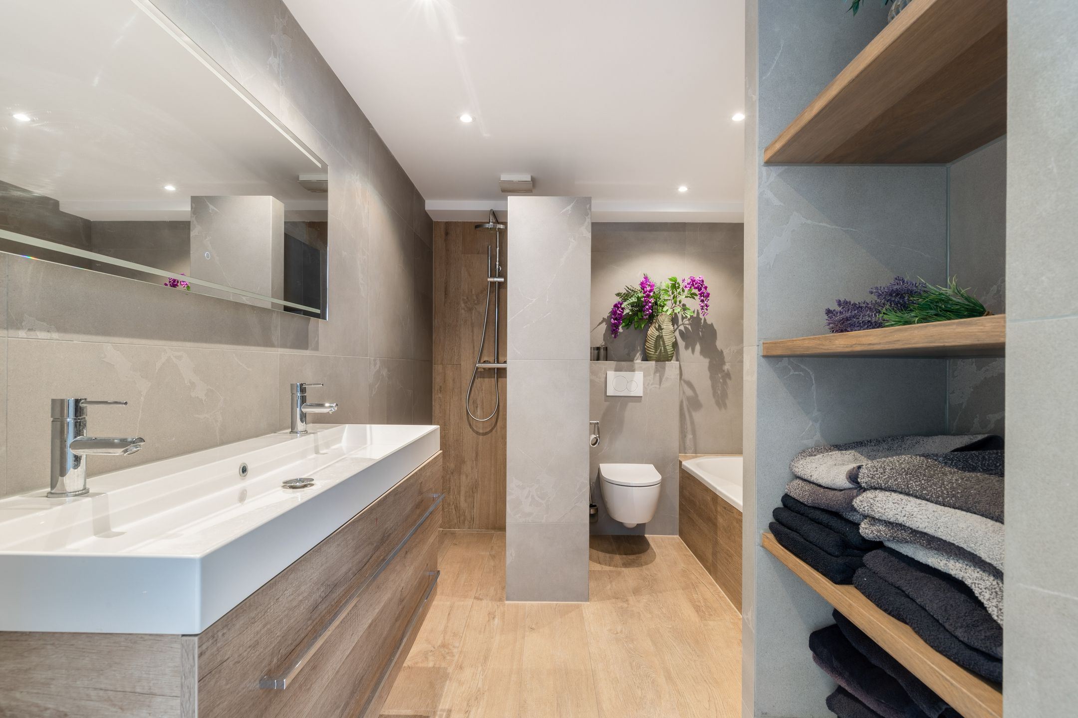 Foto 30 van Deutzstraat 10-A