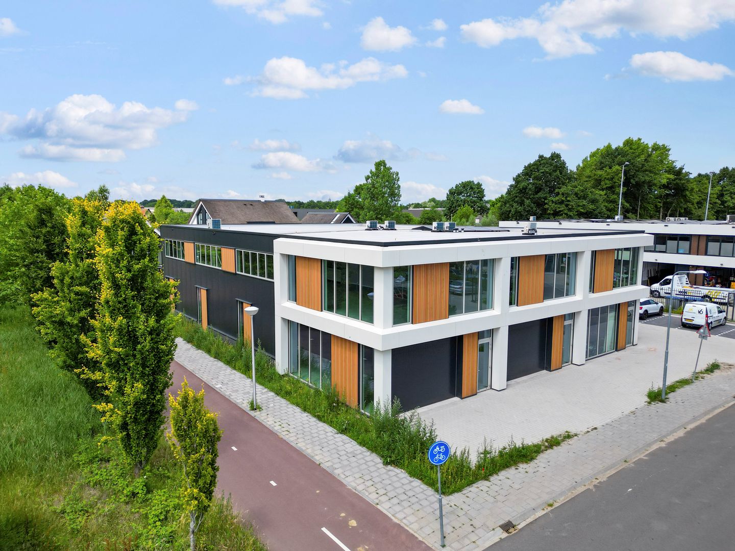 View photo 3 of Plantageweg 19