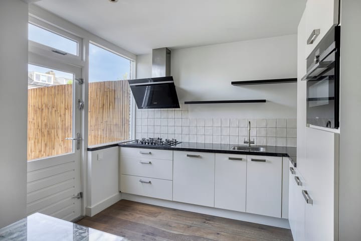 Photo 15 of Joos Banckertstraat 14