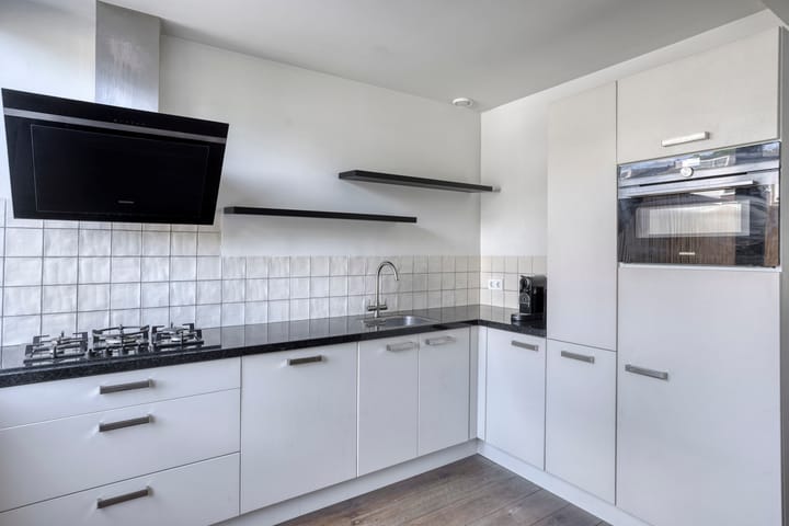 Photo 16 of Joos Banckertstraat 14