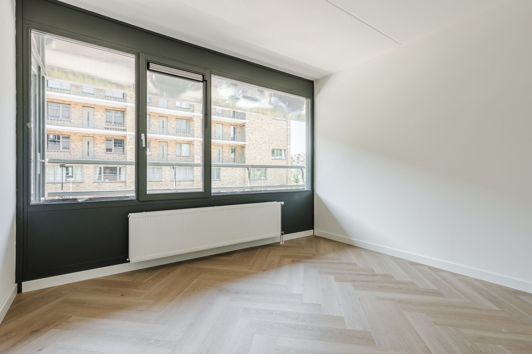 Photo 15 of Derkinderenstraat 126