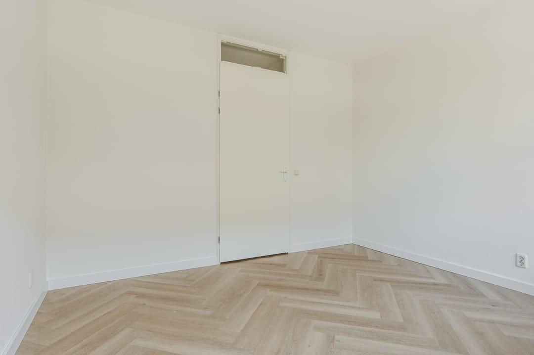 Photo 16 of Derkinderenstraat 126