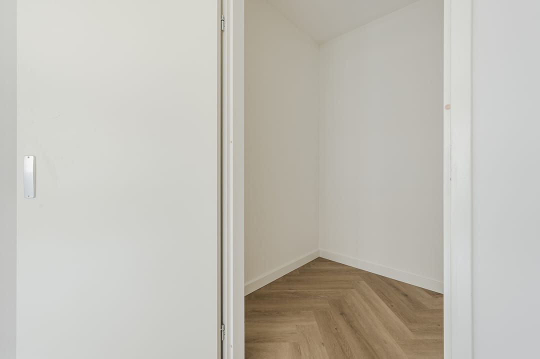 Photo 22 of Derkinderenstraat 126