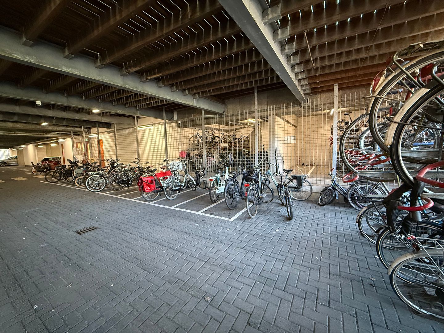 Photo 29 of Derkinderenstraat 126