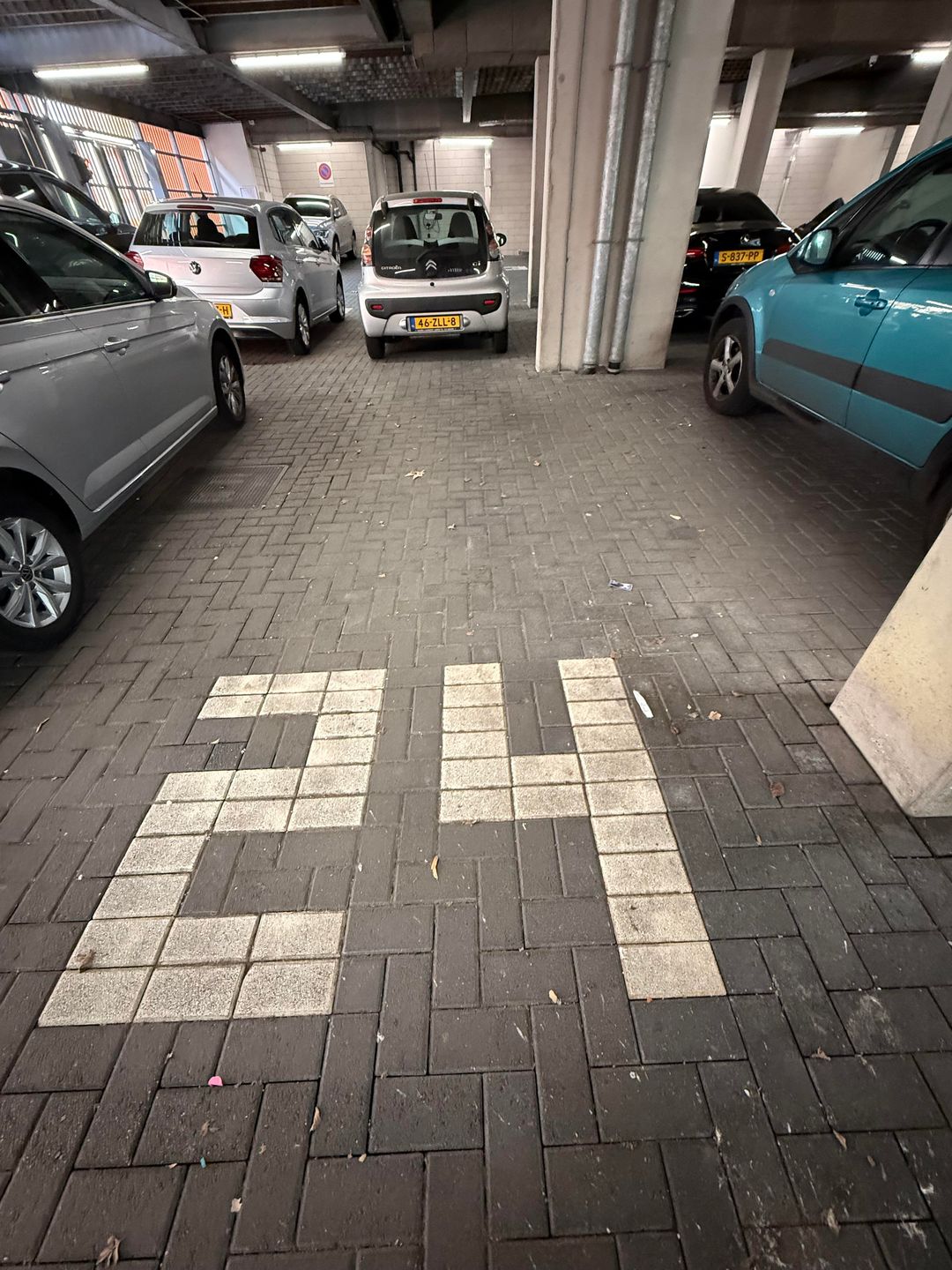 Photo 31 of Derkinderenstraat 126