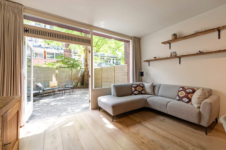 Foto 10 van Preangerstraat 1