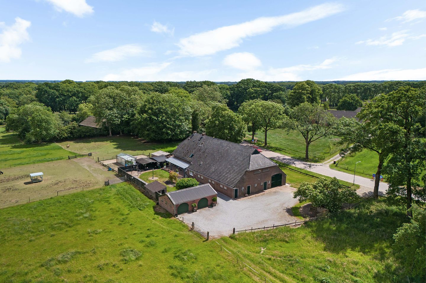 Photo 4 of Hoofdstraat 3