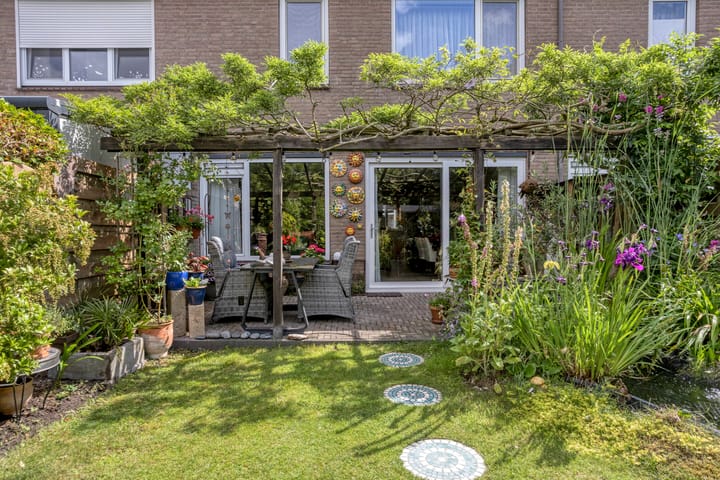 Foto 24 van Staringstraat 147