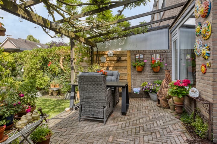 Foto 25 van Staringstraat 147