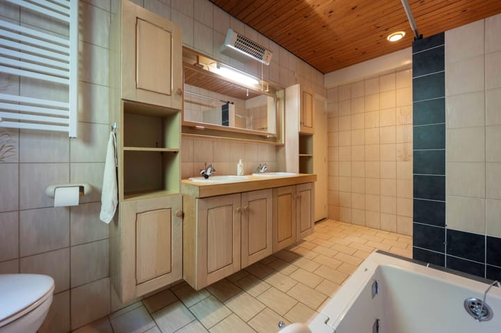 Photo 35 of Sint Maartenstraat 10