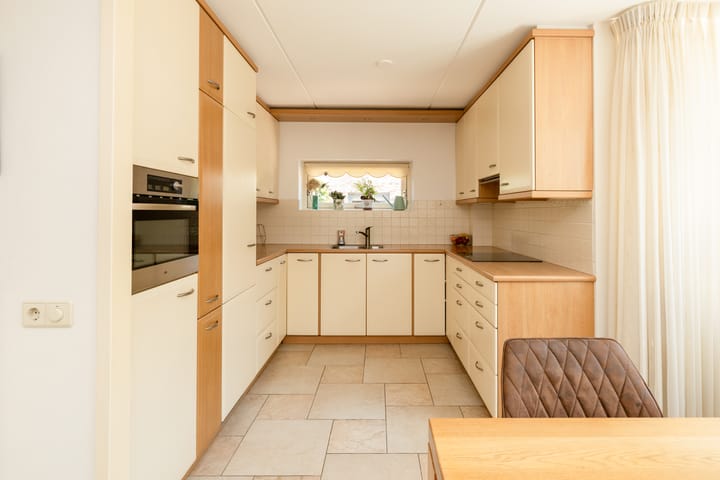 Foto 15 van Voomberghlaan 7