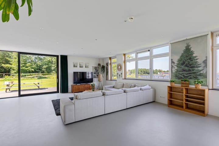 Foto 19 van Oudeschouw 8