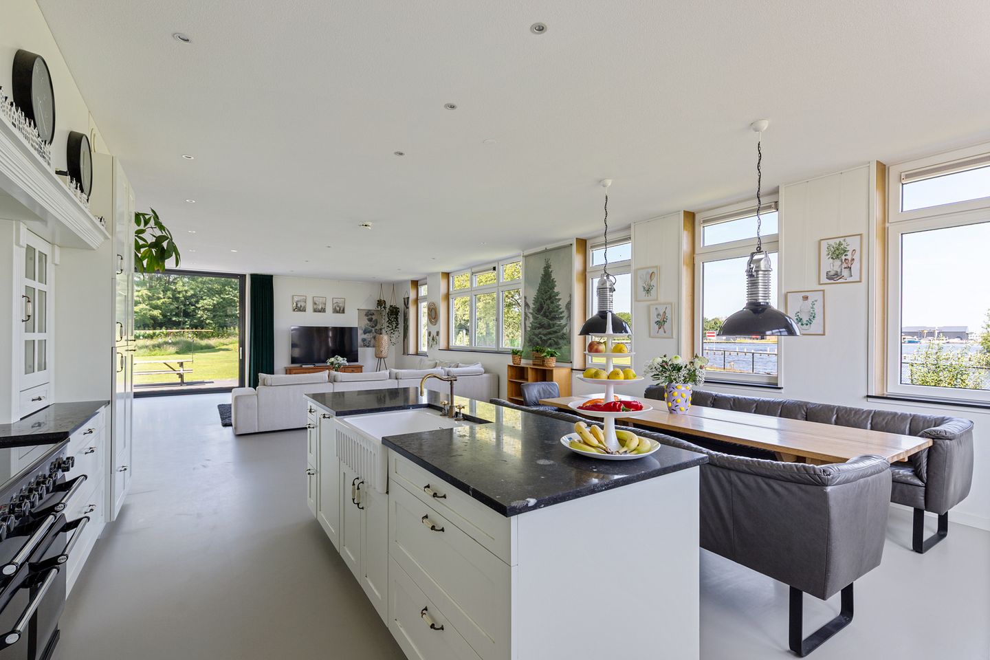 Foto 20 van Oudeschouw 8