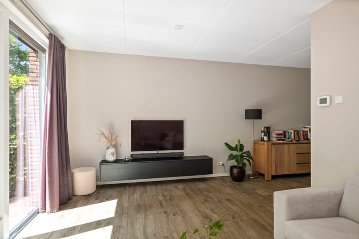 Foto 9 van Weidegeelster 10