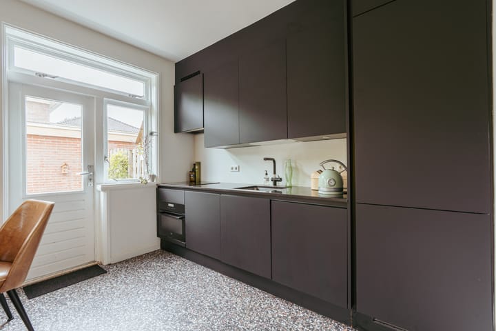 Photo 11 of Veeteeltstraat 12-A