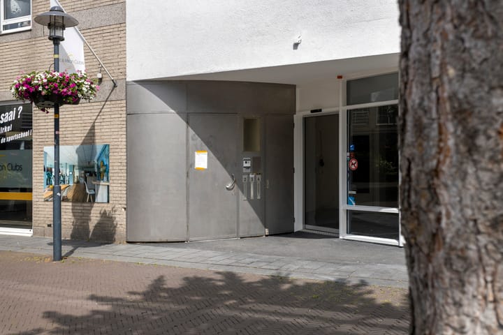 Foto 6 van Kerkplein 2