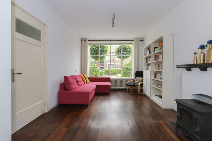 Foto 2 van Professor Regoutstraat 7