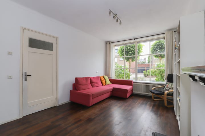 Foto 3 van Professor Regoutstraat 7